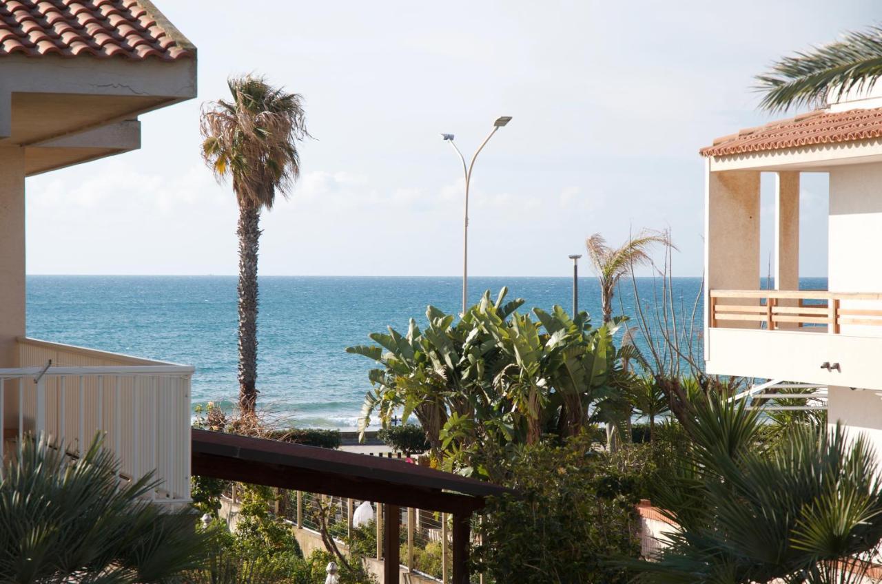 BeachFront Rooms Marina di Ragusa Bagian luar foto
